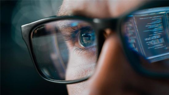 Closeup von Augen mit einer Brille